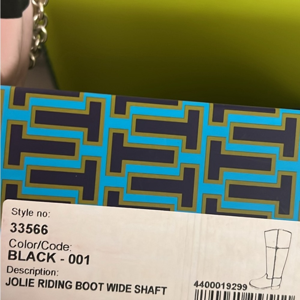 Boots almost new